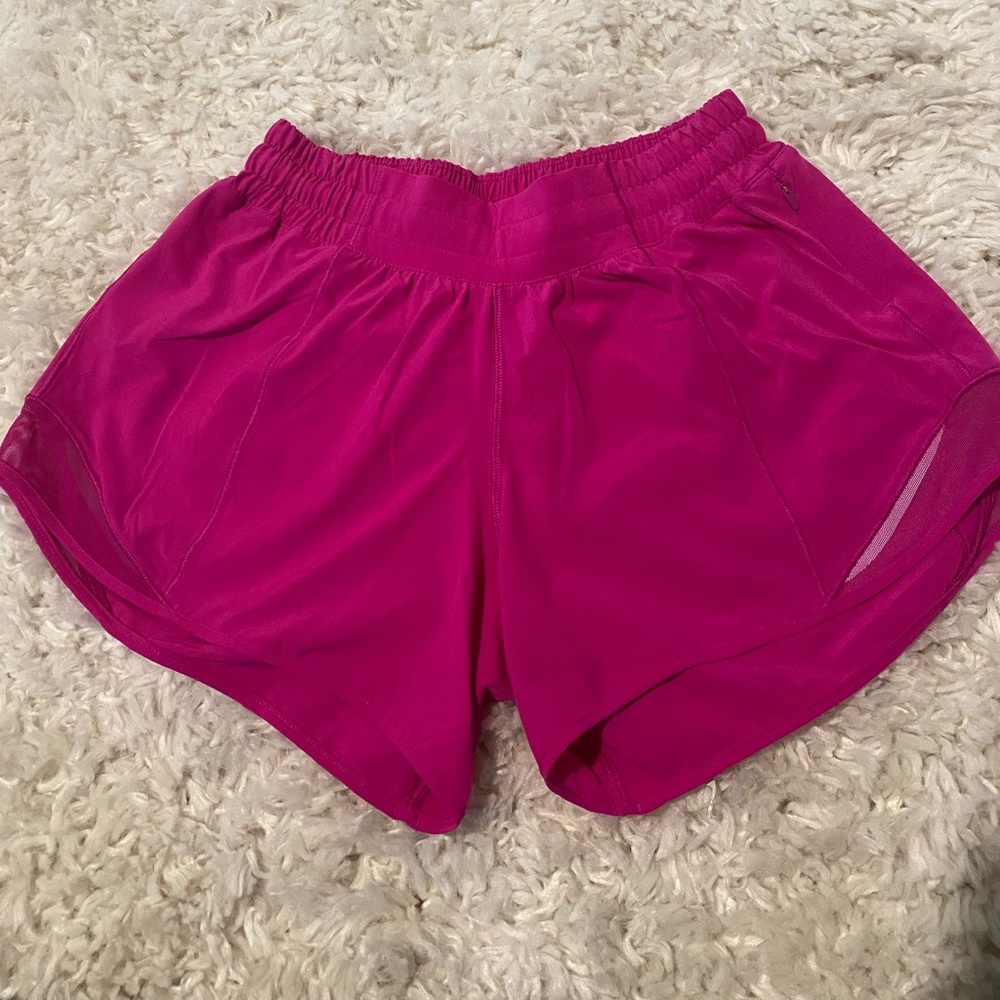 Hottie hot Lululemon low rise size 4. 4inch